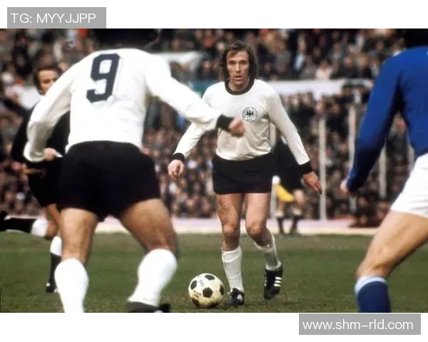 德国足球传奇巨星领衔世界足坛风云时刻成就辉煌历程