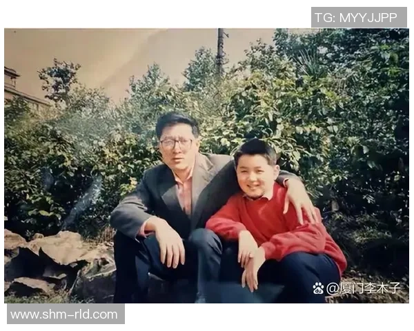 足球球星纷纷迎来儿子，揭秘这些球员的父爱瞬间与家庭幸福